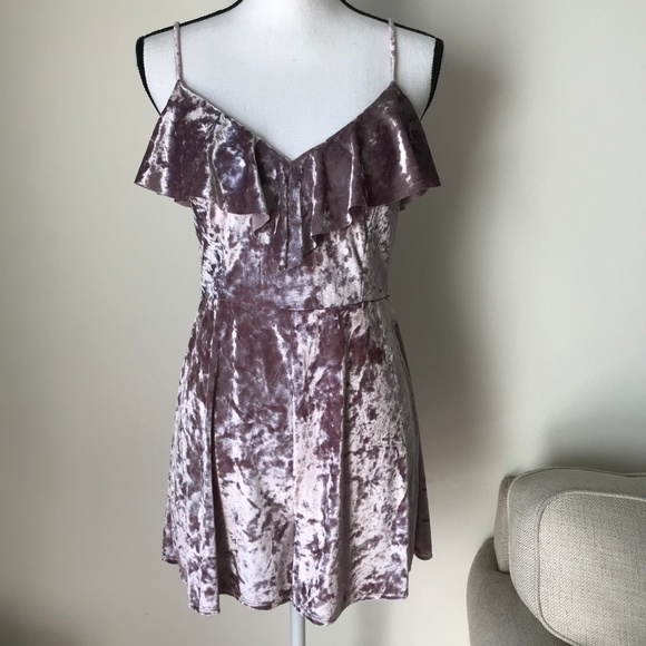 UO Crushed Velvet Ruffle Romper - Picture 5 of 8